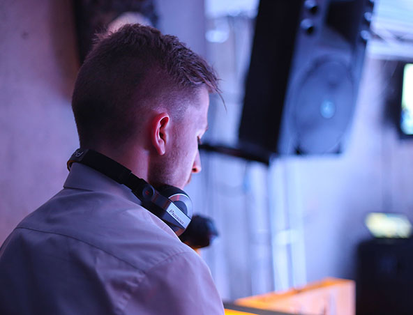 Wedding DJ Luke - Melbourne Djs - Disc Jockey